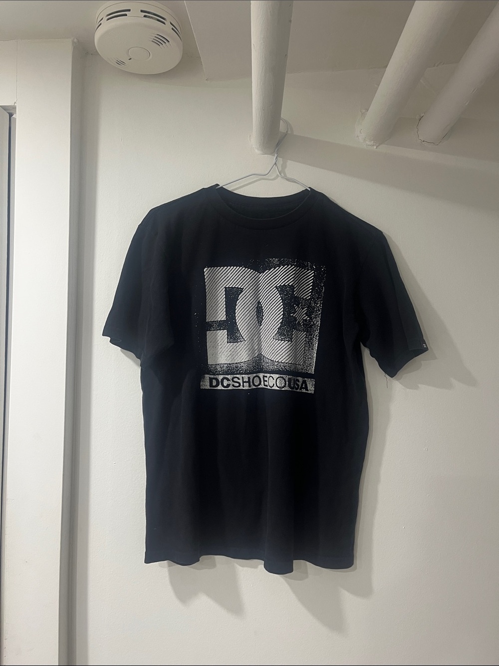 Black Y2K DC Shoes USA T Shirt SMALL